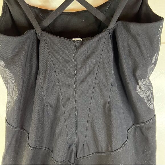 Lululemon Athletic Black Tank with Mesh Panels Size Small Activewear Outdoor - Picture 5 of 8